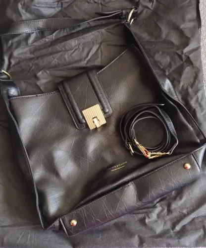 Bolsa de Ombro Feminina Clássica Preta