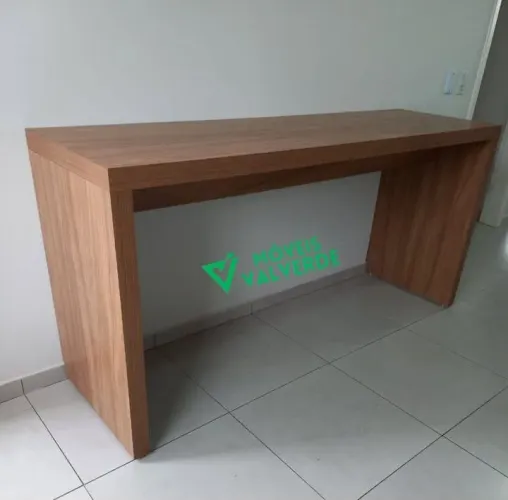 Mesa de apoio em madeira