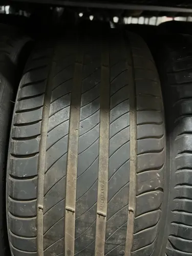 Pneu 195/55/16 Michelin 83% vida