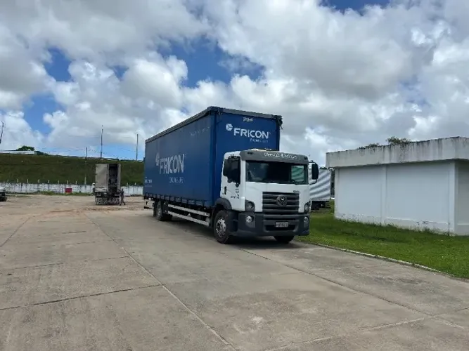 Caminhão Baú Truck Saider