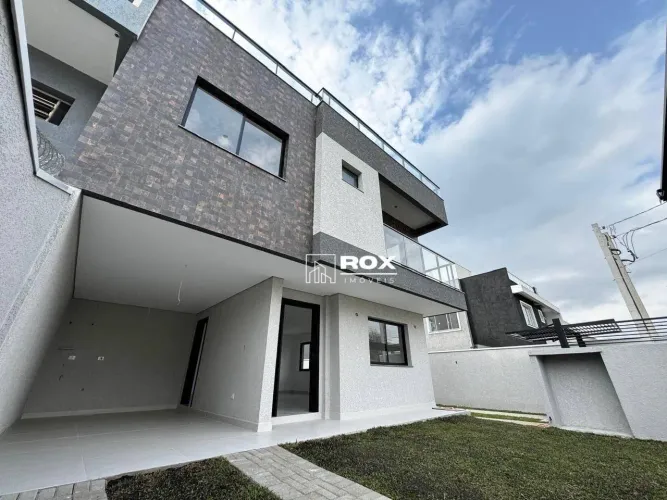 Sobrado Triplex com 3 quartos e amplo terraço à venda, 155 m² - Santa Felicidade, Curitiba