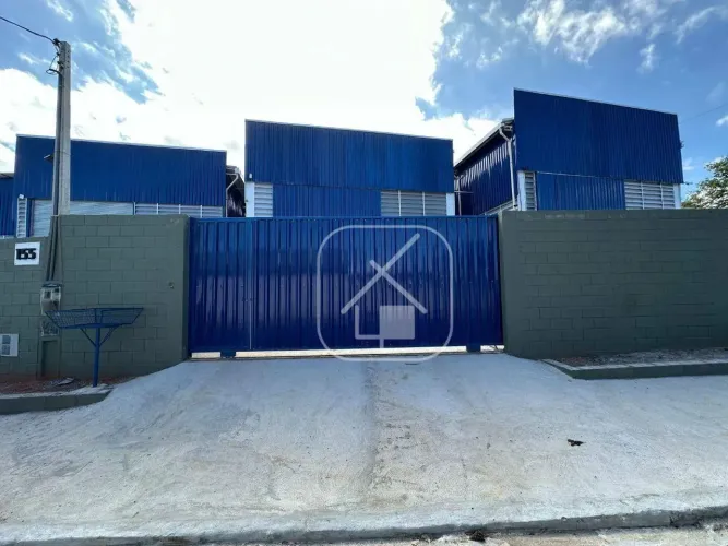 Galpão no bairro próximo às principais rodovias Guararema | Pé direito alto