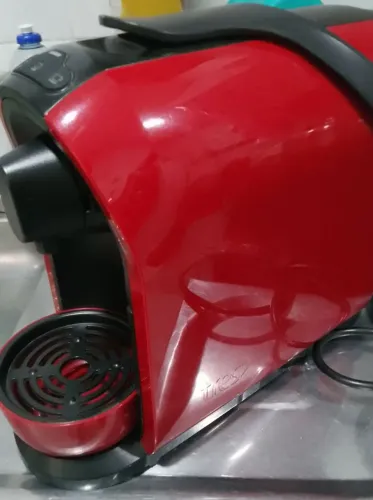 Máquina de Café Expresso Vermelha
