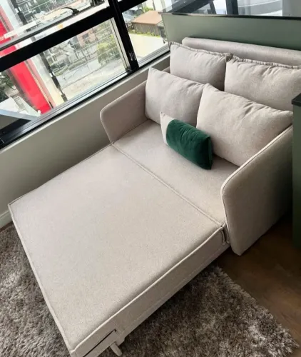 Sofá Cama Moderno e Confortável.Fabricamos sob medida, vc escolhe o tecido e a cor. 