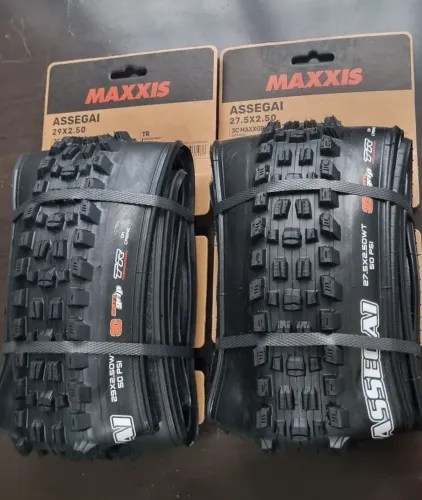 Pneu Maxxis Assegai 27.5x2.50 3c Maxx grip DH casing downhill enduro