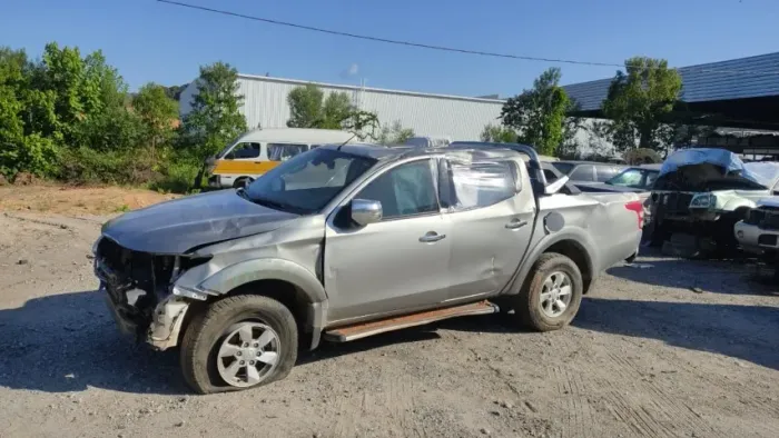 Mitsubishi New Triton Sport HPE 2.4 Aut. 4x4 2017 Veiculo Destinado A Retirada De Peças