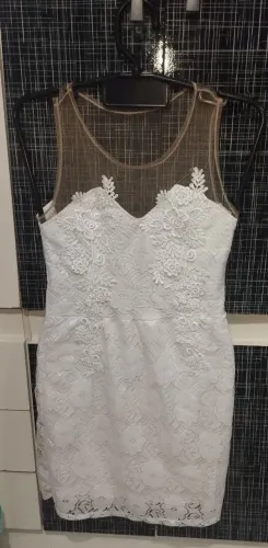 Vestido com renda e tule