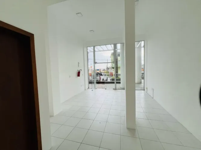 Sala comercial com 34,21m²