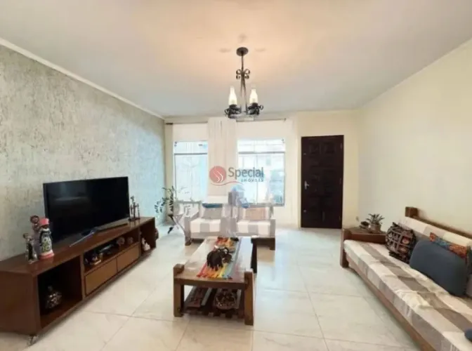 Casa térrea com 3 quartos para compra no Jardim Vila Formosa com 150 metros.