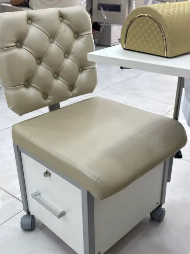 Carrinho de manicure