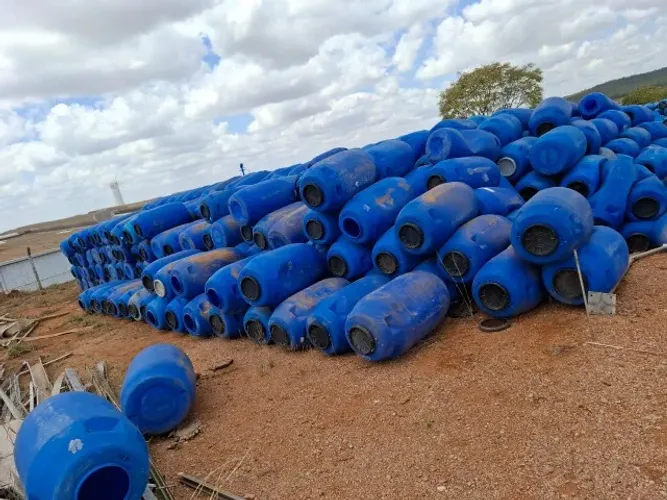 Bombonas plástica 248L em Luziânia-Go