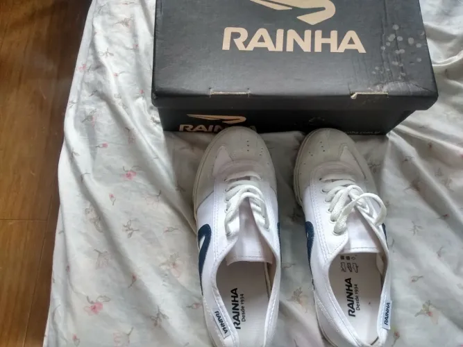 Tênis futsal Rainha 