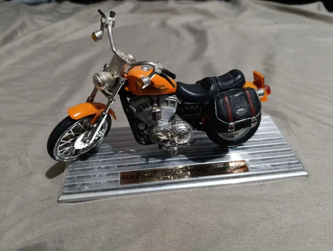 Harley-Davidson Sportster XL 1200 Custom