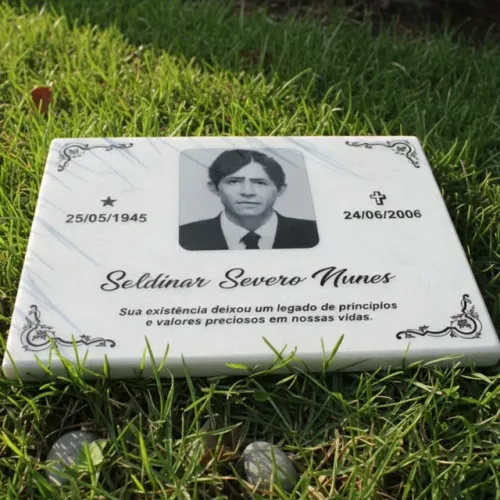 Placa de mármore para o dia de finados 2025