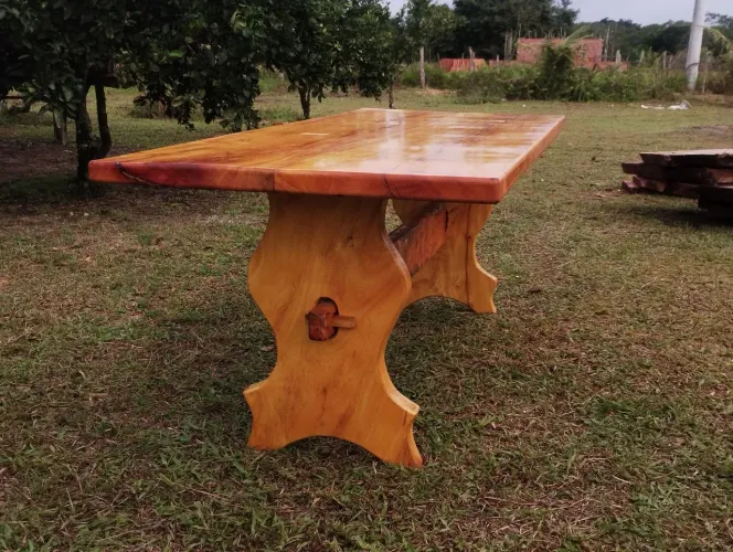 Mesa Rustica de Jaqueira 