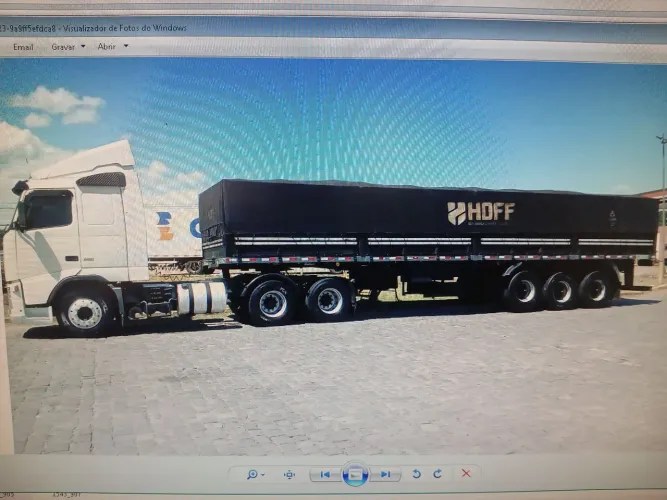 Carreta graneleira noma