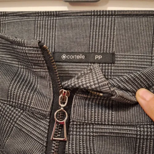 Calça social Cortelle PP veste 34/36 cintura alta. Impecável!