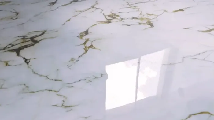 Aplicação de porcelanato líquido 