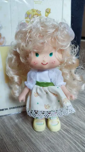Boneca Banana Twirl Berrykin turma da Moranguinho