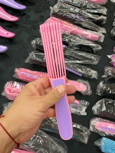 Lote com 50 escovas sendo;  20 Escova Povo é  30 mágica Profissional - Diversas Cores