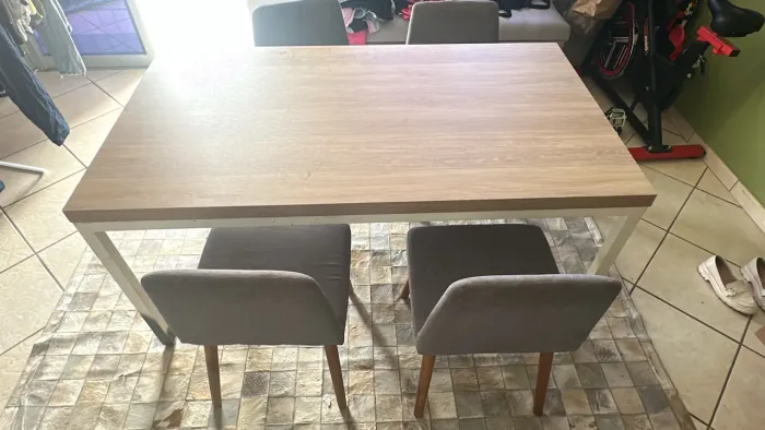 Mesa de jantar 4 cadeiras 