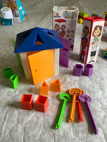 Casa de Chaves estrela - brinquedo + encaixe profissões 
