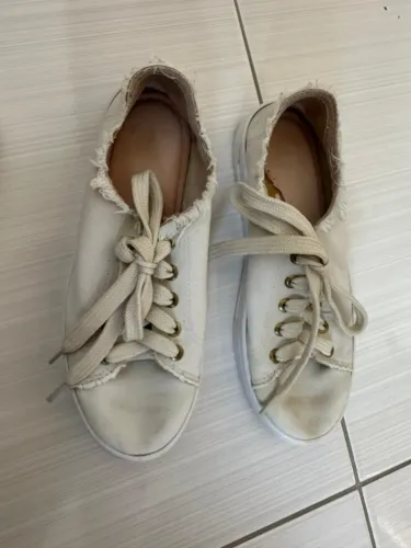 Tênis casul bege Moleca tamanho 35