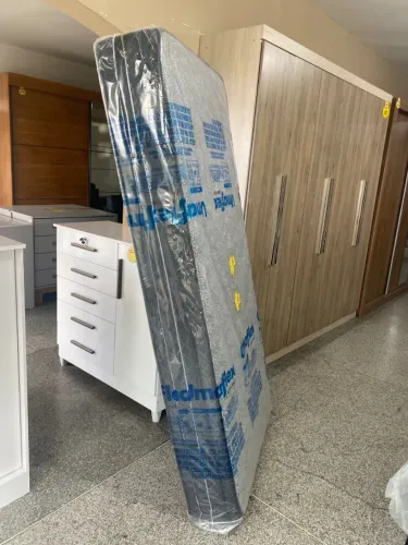 Colchão de solteiro molas ensacadas, novo a pronta entrega!!