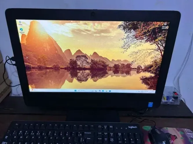Computador Dell All in one Core I3 8GB Win 11 Pro-Envio Nacional