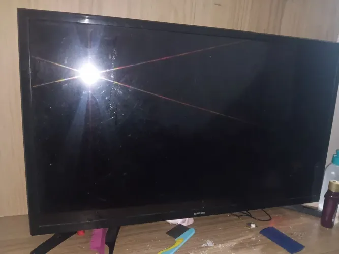 Vendo essa televisão super boa , em ótimo estado de uso vendo baratinho modelo Samsung