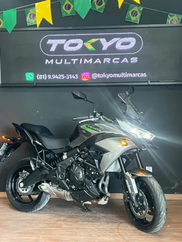 KAWASAKI VERSYS 650 - APENAS 676 KM! - GRUPO TOKYO MOTOS