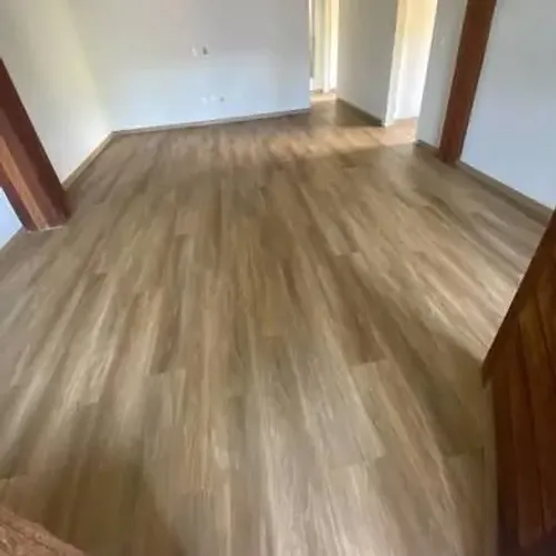 instalação de piso vinilico em régua por m2 MATERIAL E MÃO DE OBRA  aparti  de  30m2.