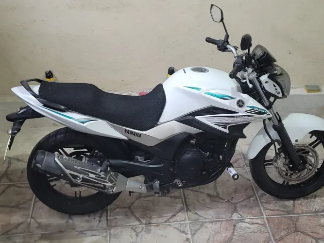 Moto com documento 2026