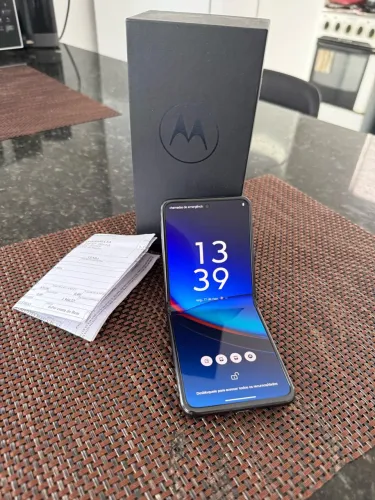 Moto Razr 40 ultra 256gb, ainda na garantia