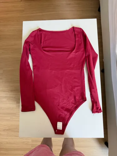 body vermelho M