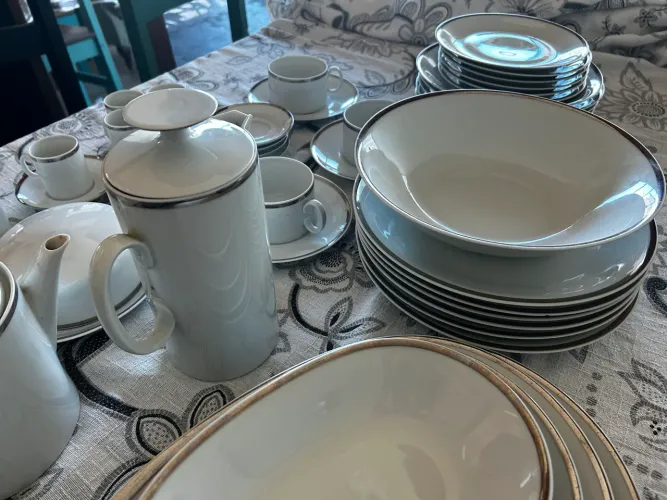 Jogo de jantar, café e cha porcelana Renner