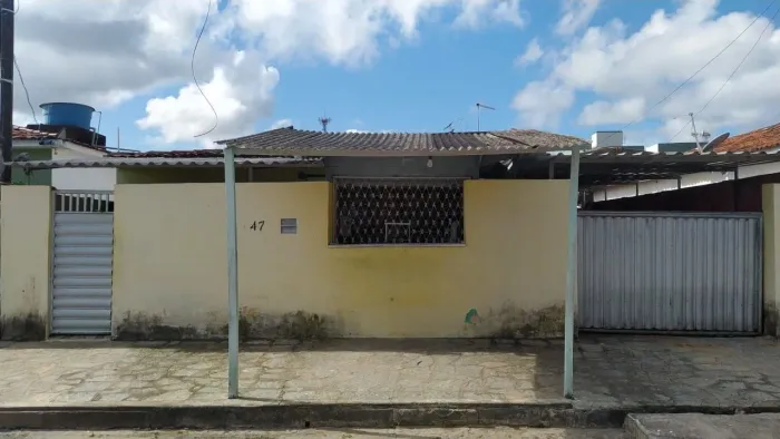 Casa com 4 dormitórios à venda por R$ 220.000 - João Paulo II - João Pessoa/PB