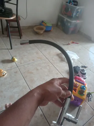Estou vendendo uma torneira flexível 