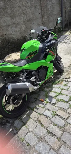 Kawasaki ninja 400 edition racing team