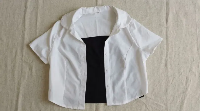 Lote com 3 Peças Casuais (Saia-Short + Top Básico + Blusa Cropped) Tamanho P