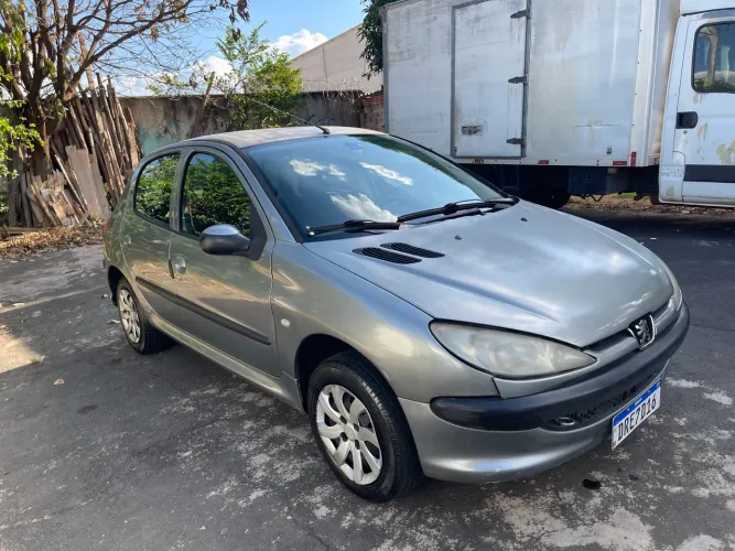 Peugeot 206 Presence 1.4/ 1.4 Flex 8V 5P 2005
