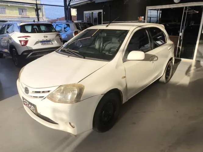 Toyota Etios XS 1.3 Flex 16V 5P Mec. 2013