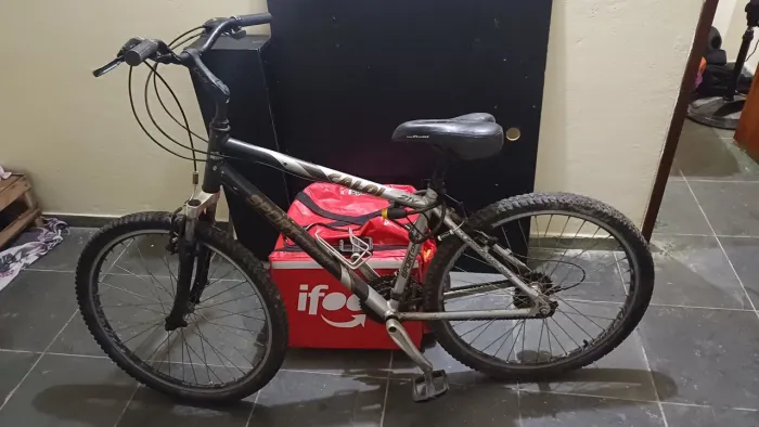 Vende-se bicicleta caloi aro 26