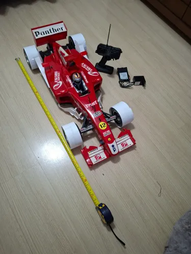 Carro fórmula 1 Retro controle remoto tamanho 90cm com controle, bateria nova. Completo