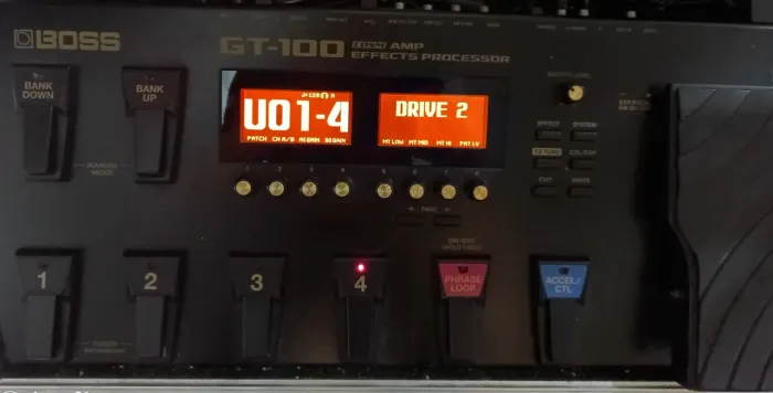 Boss GT 100 case fonte original