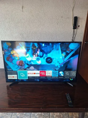 TV SMART SANSUNG 32 POLEGADAS FUNCIONANDO PERFEITAMENTE SEM DETALHES ACEITO CARTÃO 