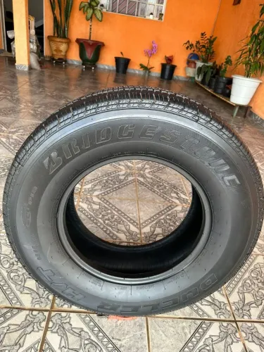 Pneu Bridgestone 245 70 16