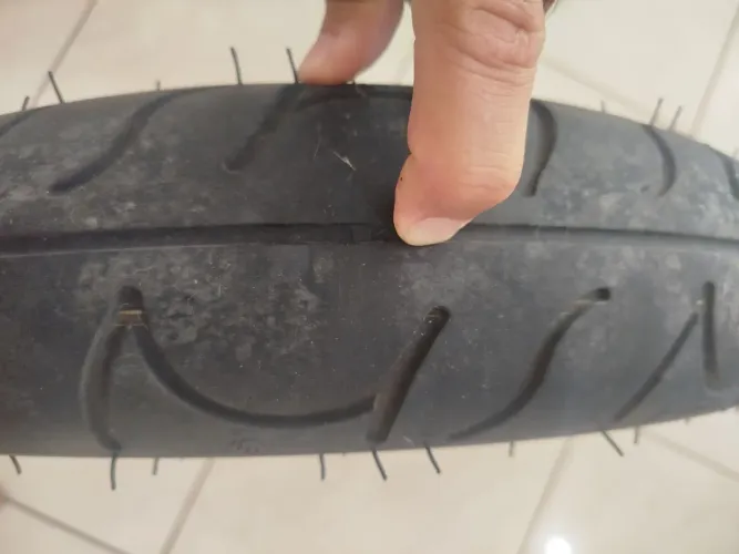 Pneu moto dianteira 100/80-17