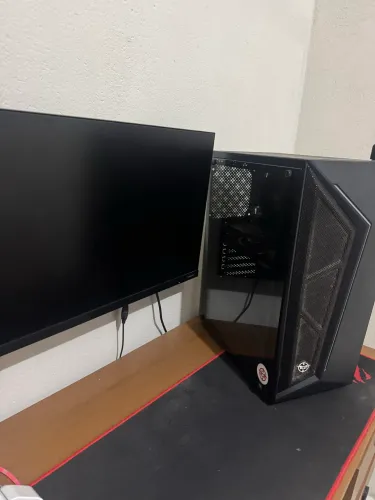 PC GAMER E MONITOR