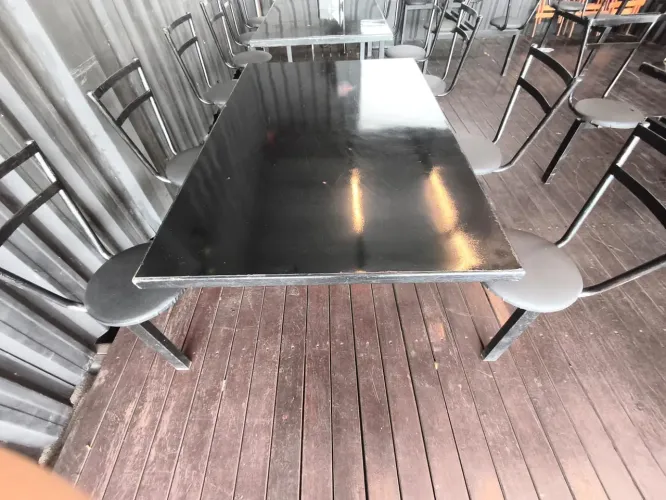 Mesa pra montar seu restaurante